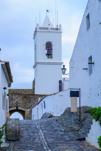 葡萄牙蒙萨拉兹历史村落的城门景观