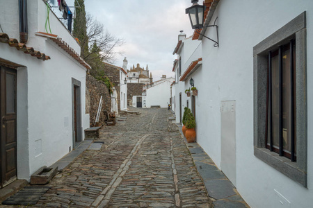 葡萄牙蒙萨拉斯历史村落的小巷
