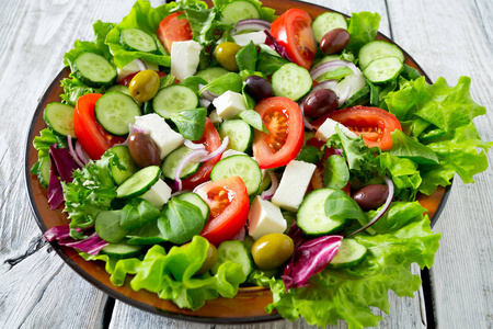 开胃的新鲜蔬菜希腊沙拉