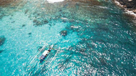 巴厘岛的蓝色泻湖海滩