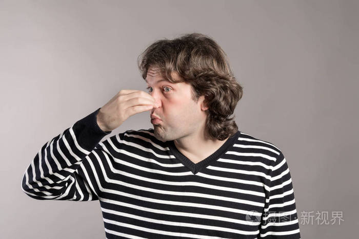 负面的面部感觉.人脸表情肢体语言反应