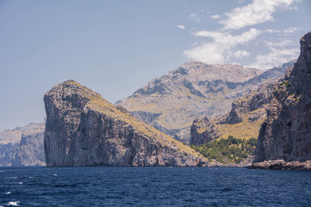 2013年7月20日西班牙游艇岩石和海湾景观