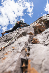 最后一次由男性登山者到达山顶的动作。 在安第斯山脉和山谷中攀岩，在卡戎德尔梅波，一个令人惊叹的地方，享受攀岩和登山运动，智利
