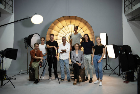 制作团队图片-制作团队素材-制作团队插画-摄图新视界