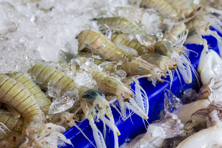 泰国市场上的鱼和海鲜