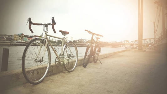 泰国曼谷河边旅游自行车