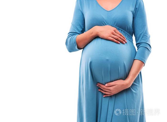 孕妇手放在肚子上特写