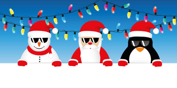 凉爽的雪人圣诞老人和企鹅卡通与太阳镜和圣诞节仙灯