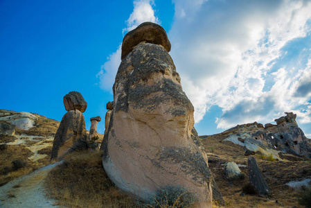 精灵烟囱。神奇而不寻常的岩石被称为蘑菇。帕萨巴格蒙克斯谷卡帕多西亚安纳托利亚土耳其