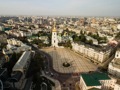 乌克兰阳光明媚的早晨，基辅著名的圣索菲亚大教堂的鸟瞰图