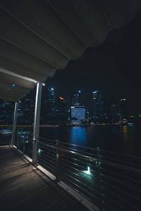 在夜光新加坡。 2018年10月