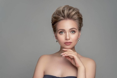 美容产品模特图片