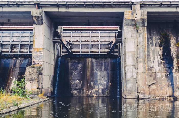 旧小水坝的封闭水闸