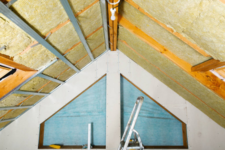 阁楼翻新及隔热概念照片