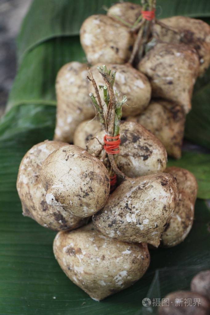 市场上的木薯或山药豆