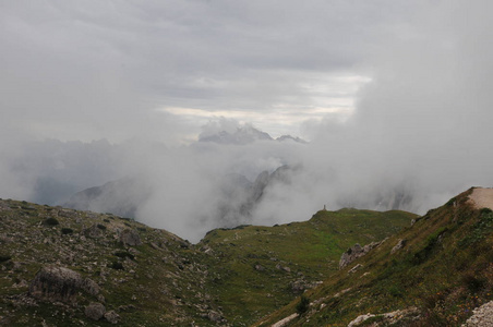 意大利欧洲高山的白云岩阿尔卑斯山顶峰岩石全景