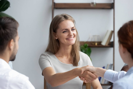 欢迎新朋友表情图片