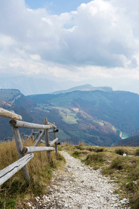 登山步道高，风景优美