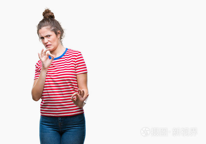 举起双手. 令人