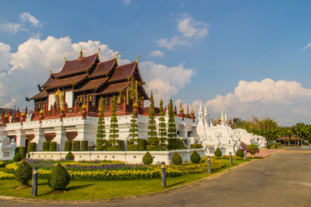 美丽的建筑何汗光，兰纳风格建筑的皇家展馆在皇家植物国际园艺博览会拉查普鲁克在。