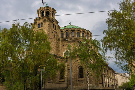 保加利亚阳光明媚的日子，美丽的老教堂