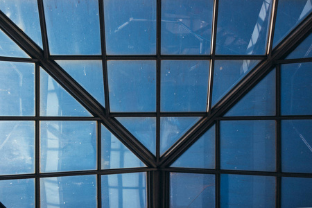 商务中心玻璃天花板照片