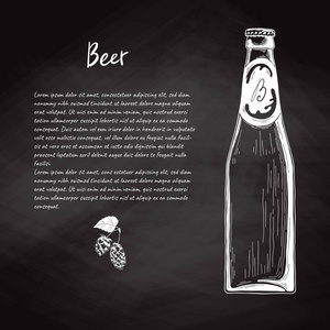 啤酒瓶的素描风格。条形菜单的矢量插图。