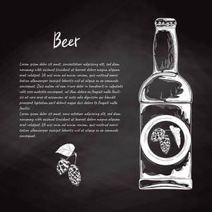 啤酒瓶的素描风格。条形菜单的矢量插图。