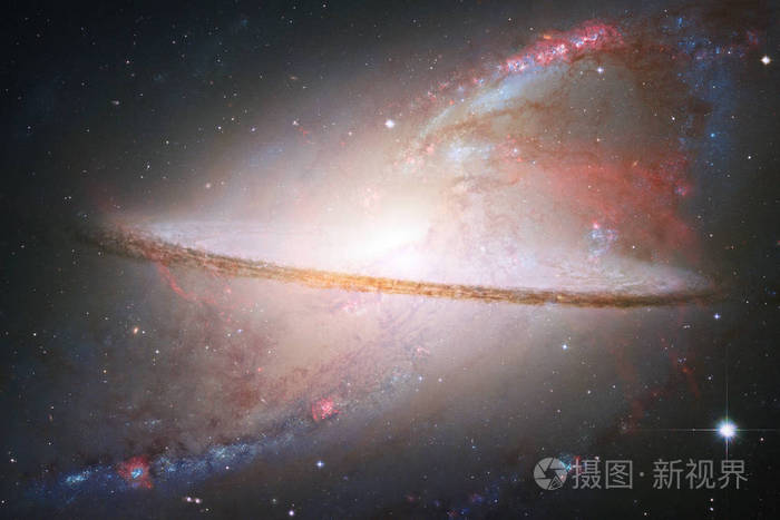 具有星云星尘和明亮恒星的宇宙星系背景。 这幅图像的元素由美国宇航局提供。