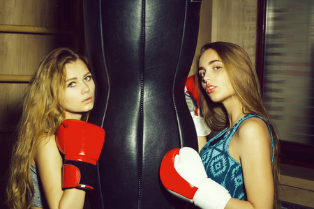 儿童拳击袋图片