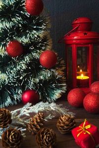 圣诞装饰构图与红色灯笼