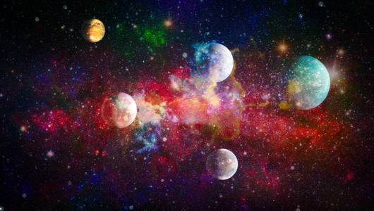 宇宙中的星云和开放的星团。美丽的星云，恒星和星系。这幅图像的元素由美国宇航局提供。