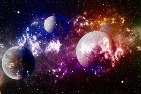 爆炸超新星。明亮的星状星云。遥远的星系。抽象图像。这幅图像的元素由美国宇航局提供。