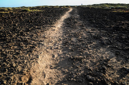 火山沙漠石路