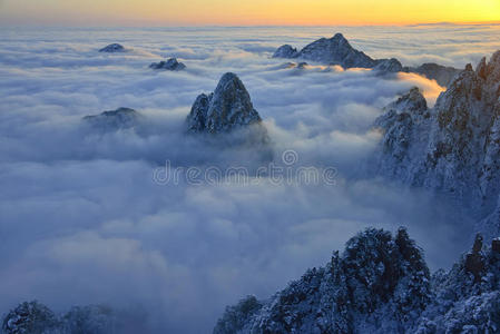 黄山冬日日出