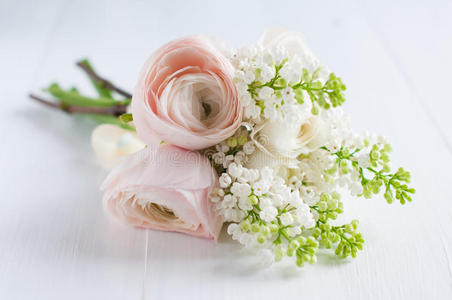 精致的节日婚礼花束图片