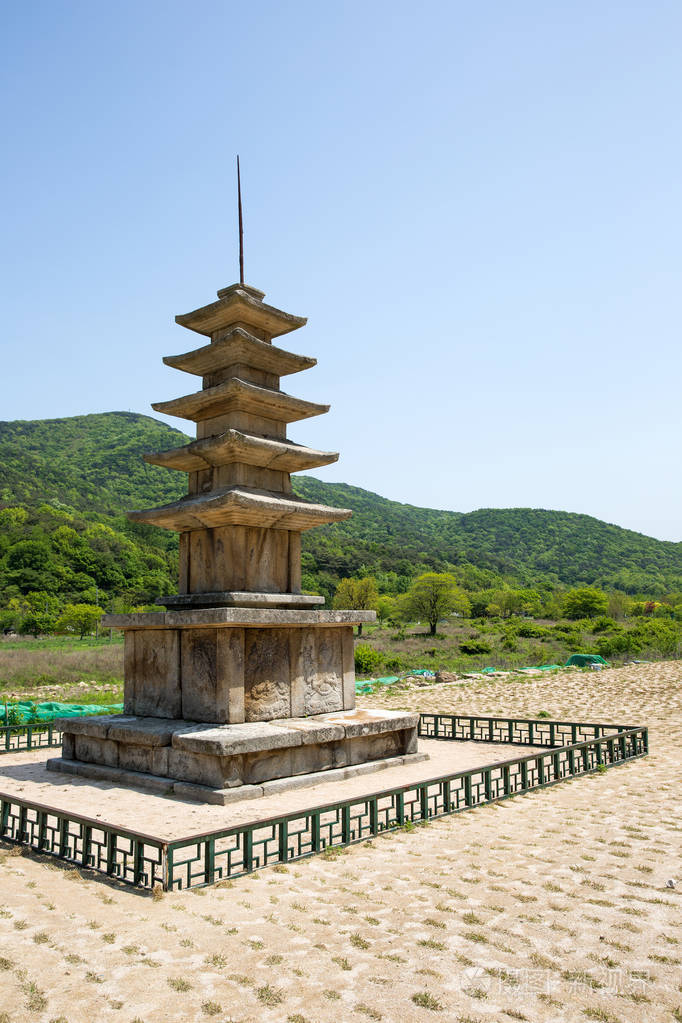 韩国釜山寺遗址宝松寺石塔.