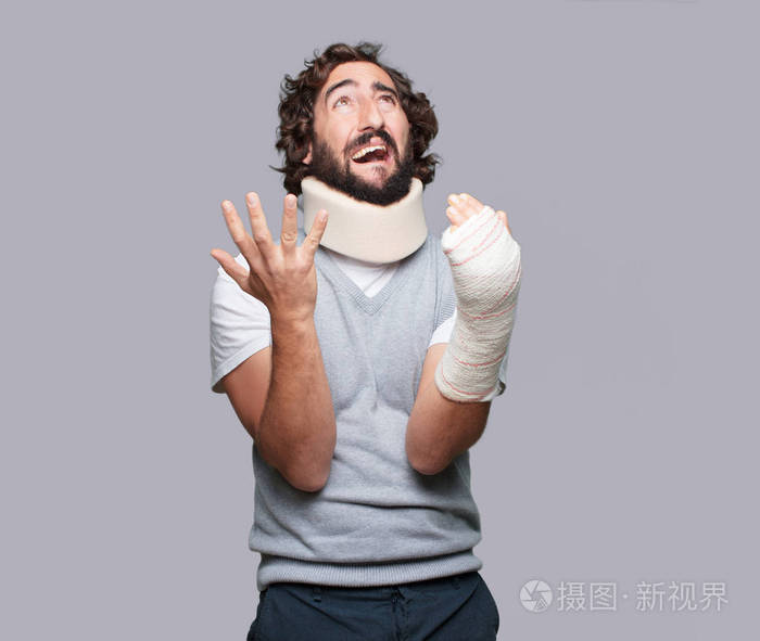 年轻人骨头断了事故概念的伤害和受害者