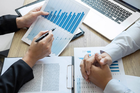 行政业务人员团队集思广益,会议策划,投资项目工作,业务策略,与合作