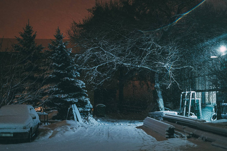 工厂区都市雪夜图片