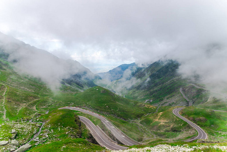 有路有云的高山，有更高的路