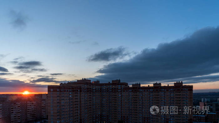 城市早上太阳图片图片