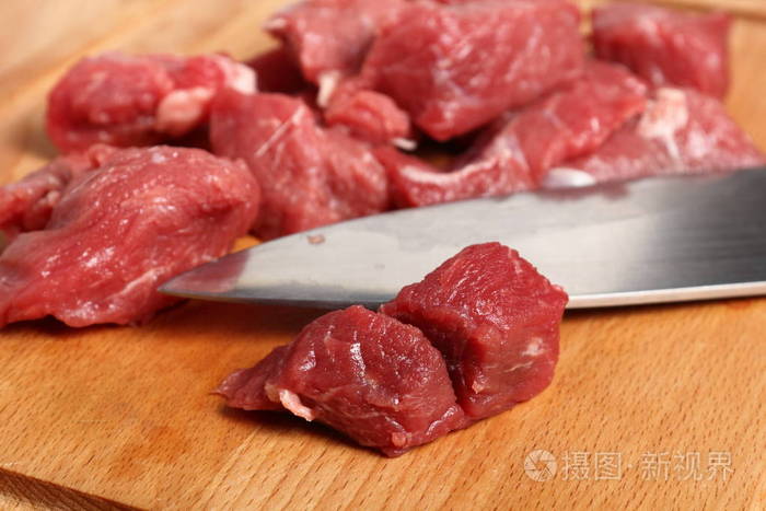 切块牛肉砂锅牛排