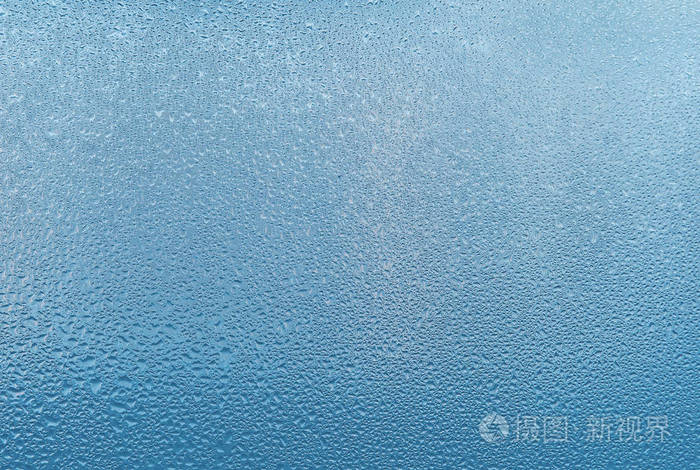 薄雾般的蓝色玻璃背景