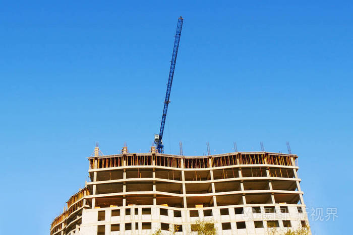 摩天大楼建设起重机和正在建造的建筑物