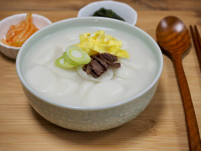 韩式食物饭糕汤