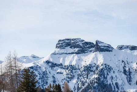 冬季雪山风景如画