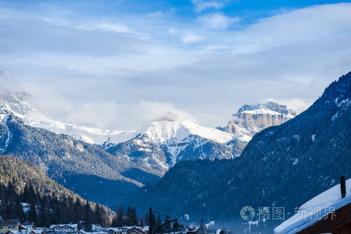 冬季雪山风景如画