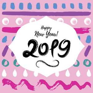2019新年快乐可爱的贺卡在手绘制凌乱的背景。素描孩子假期横幅, 贴纸, 标签, 画笔笔划壁纸