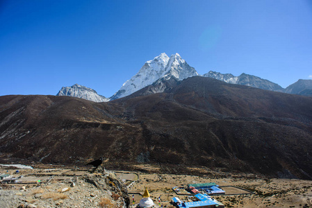 在尼泊尔喜马拉雅山徒步旅行图片